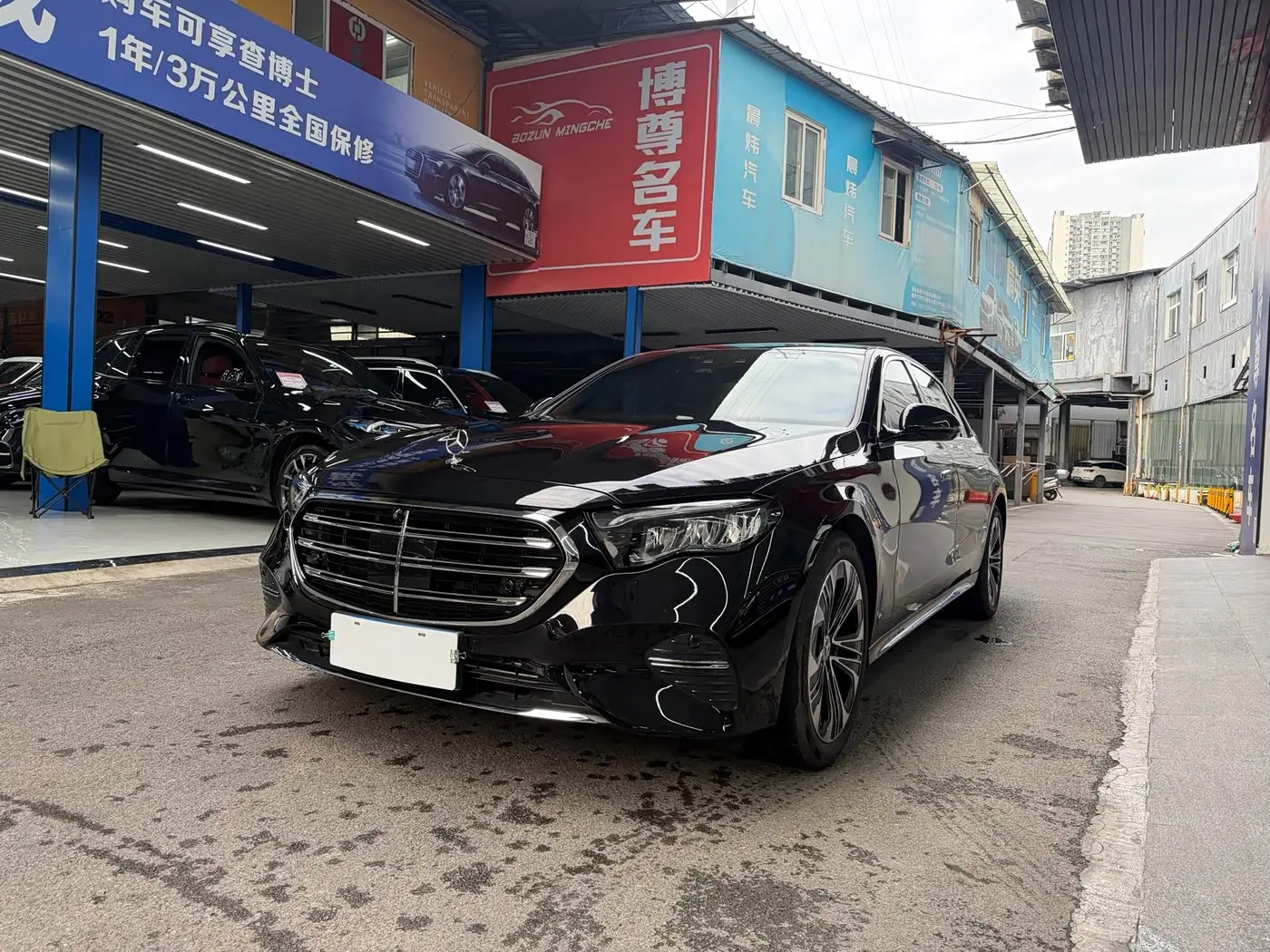 Mercedes-Benz E-Class 2025 — Photo 1/19