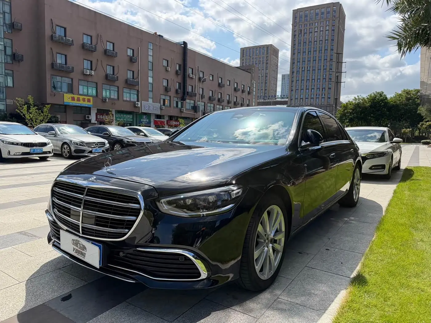 Mercedes-Benz S-Class 2023 — Фото 3/17