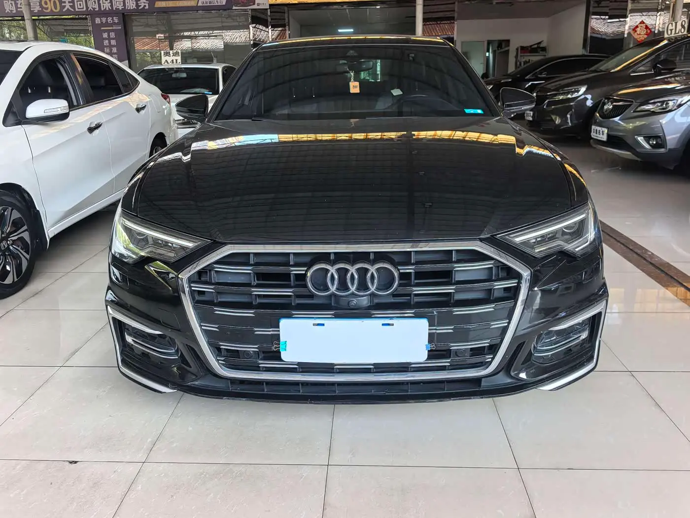 Audi A6L 2024 — Photo 2/17