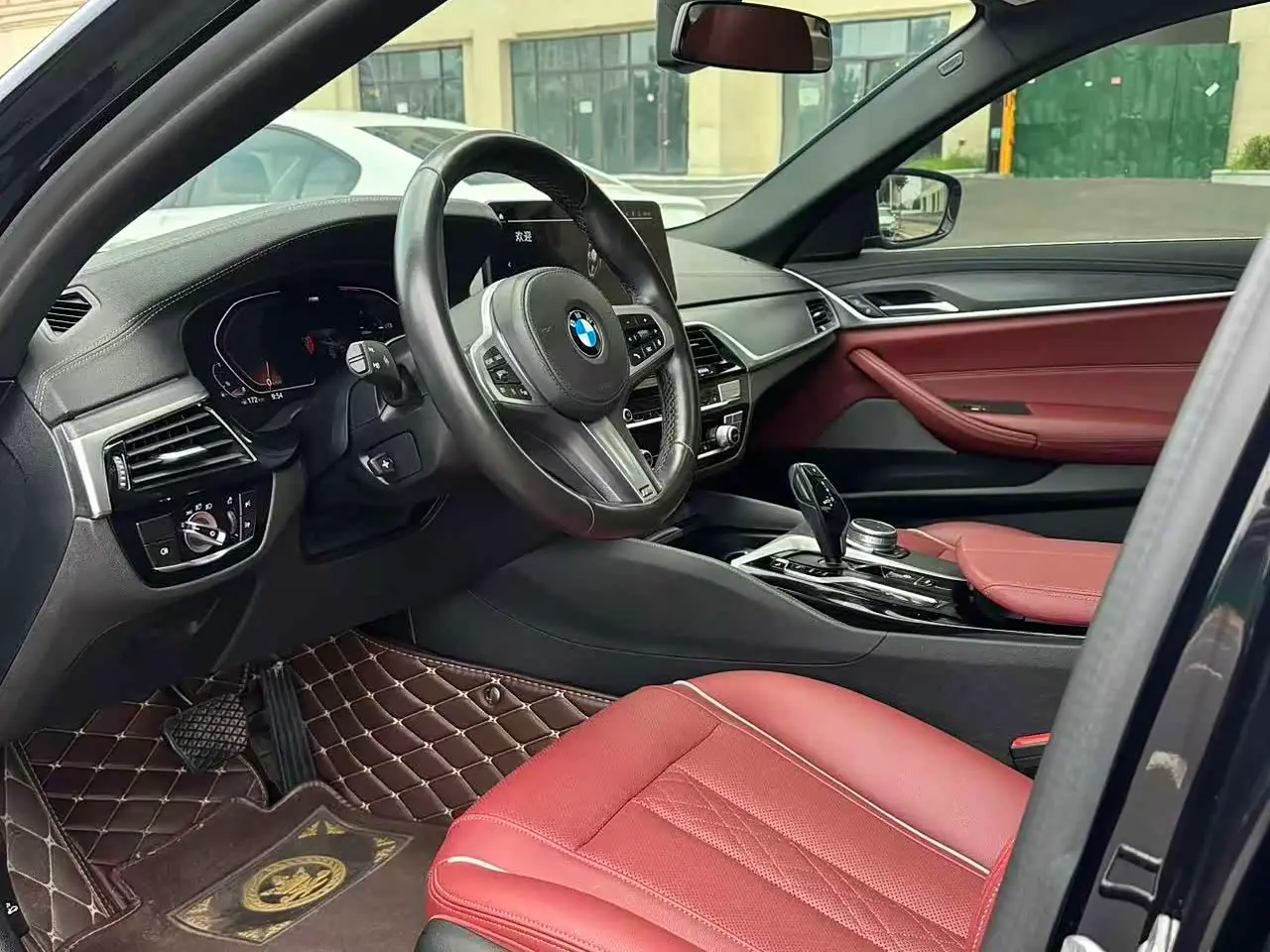 BMW 5 Series 2021 — Şəkil 10/16
