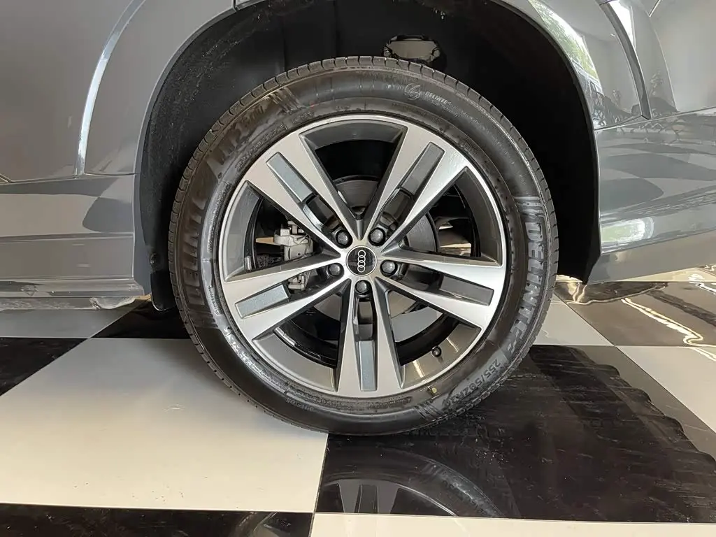 Audi Q6 2024 — Photo 11/20