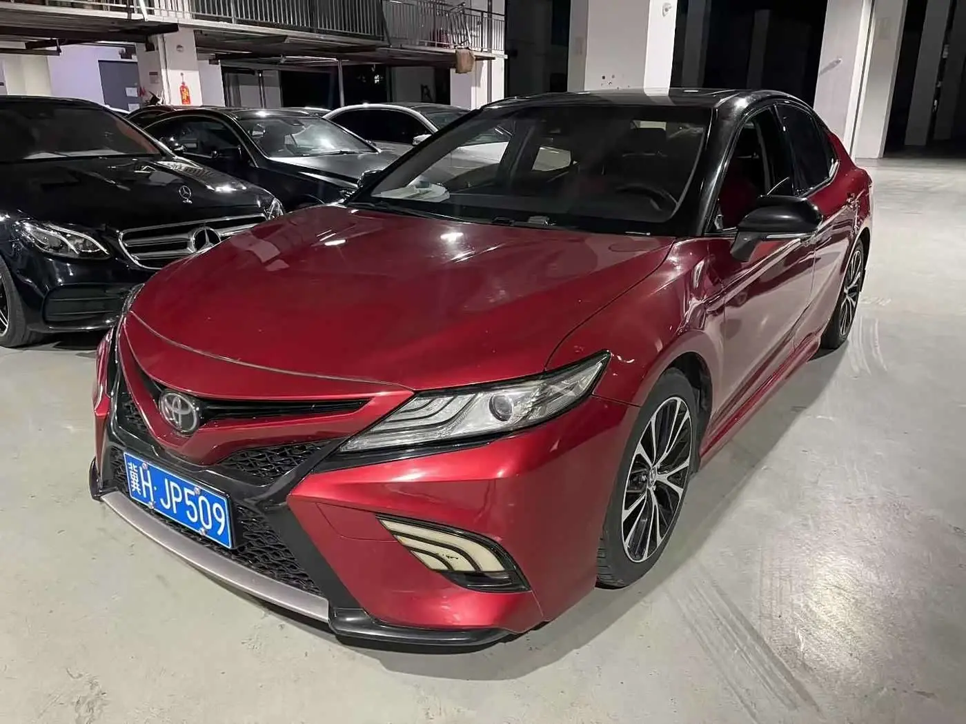 Toyota Camry 2019 — Photo 1/9