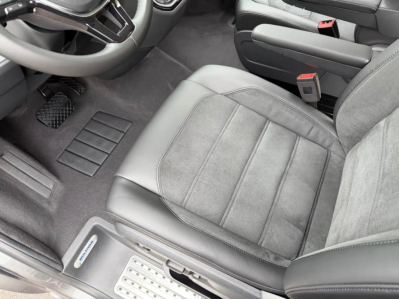 Volkswagen Multivan 2018 — Photo 13/20