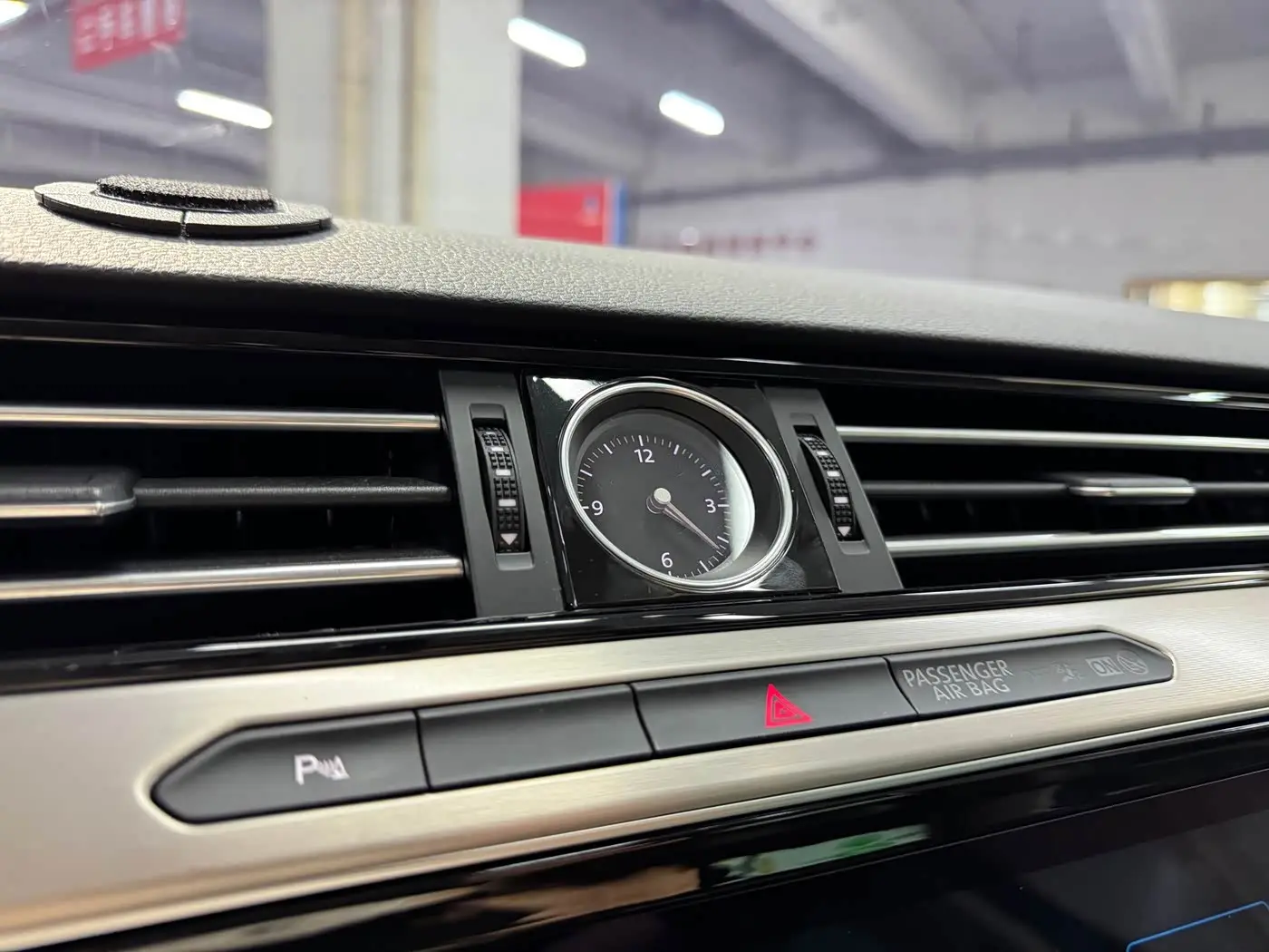 Volkswagen Variant New Energy 2019 — Photo 10/20
