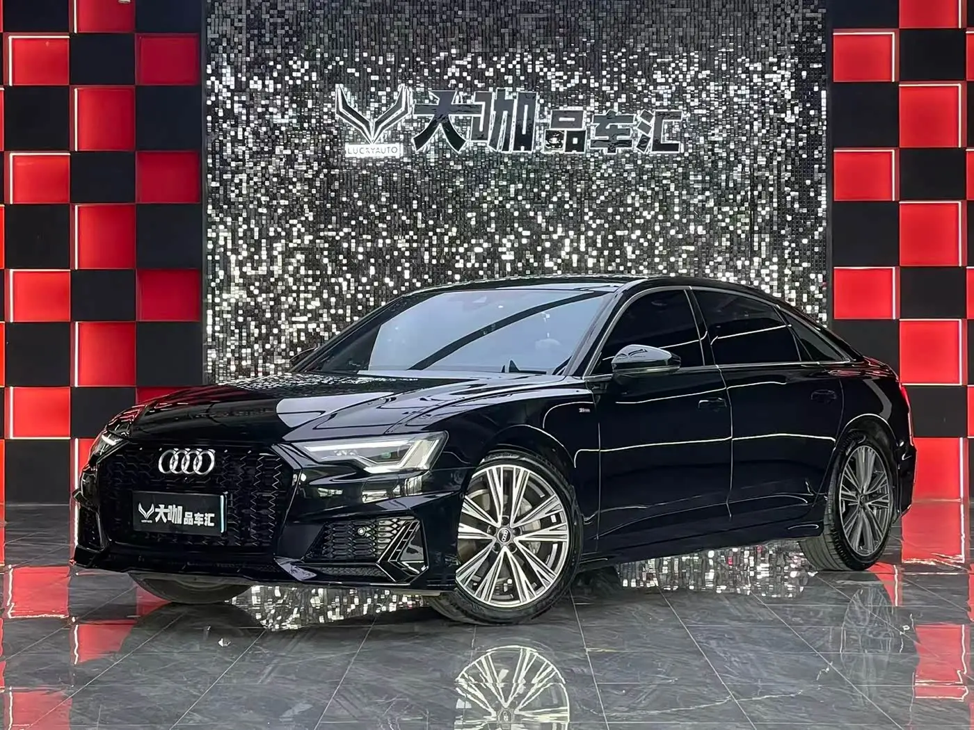 Audi A6L 2024 — Фото 1/15