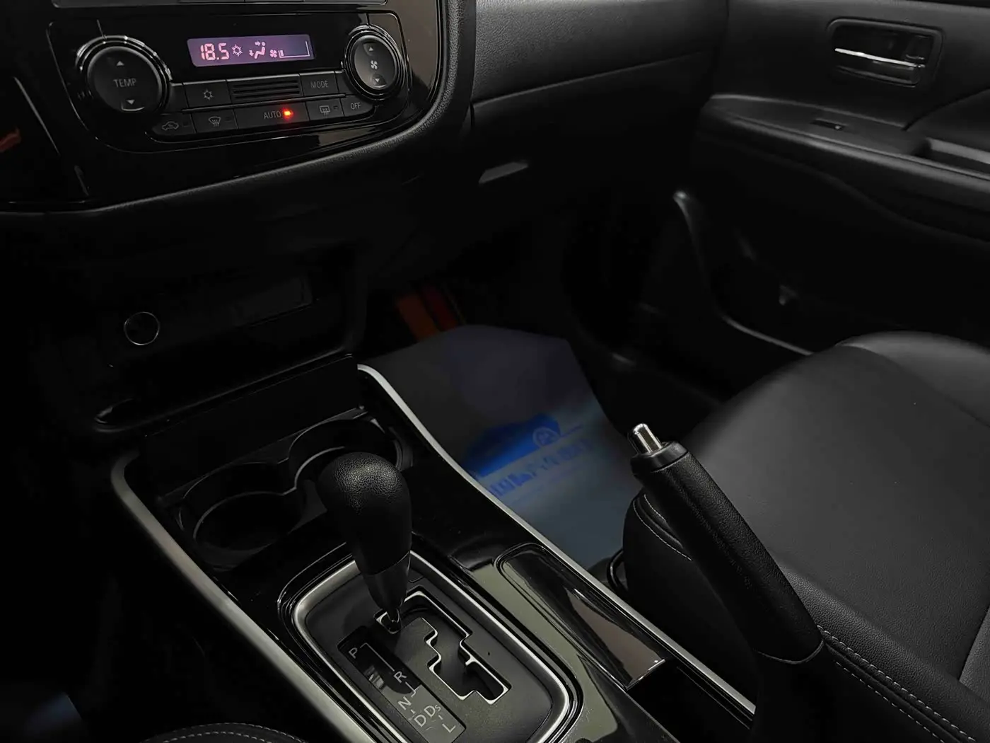 Mitsubishi Outlander 2022 — Фото 13/20