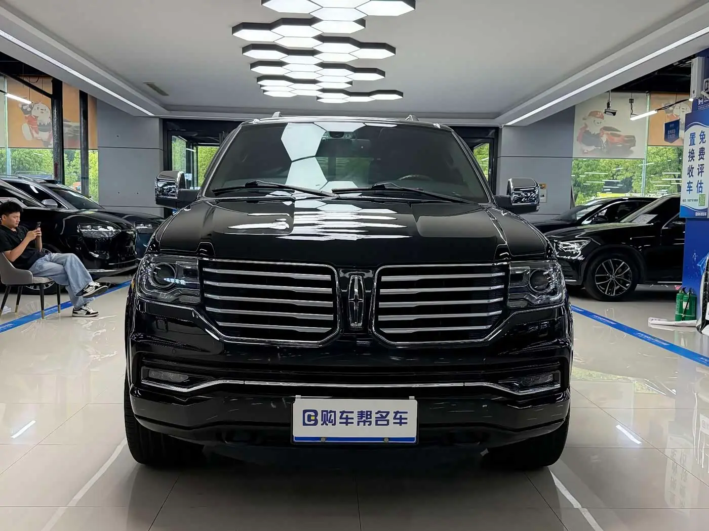 Lincoln Navigator 2017 — Photo 2/20