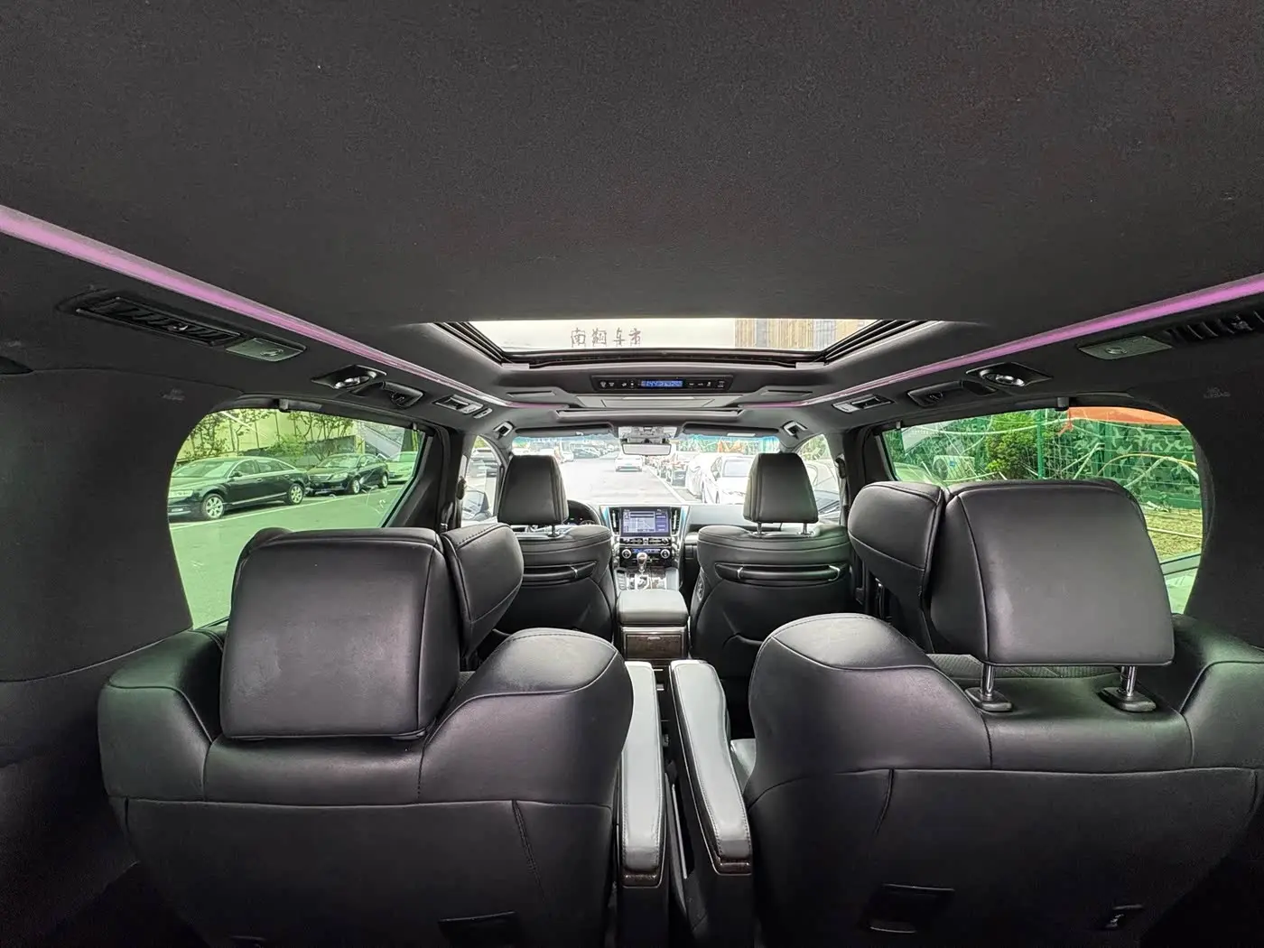 Toyota Alphard 2020 — Photo 14/18