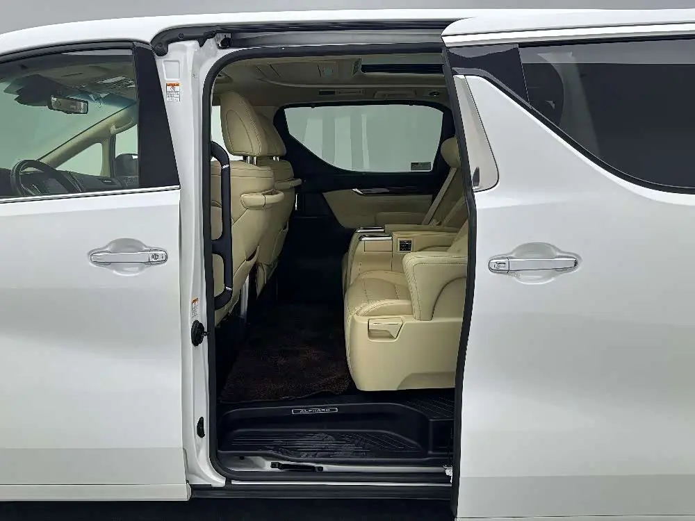 Toyota Alphard 2021 — Photo 13/20