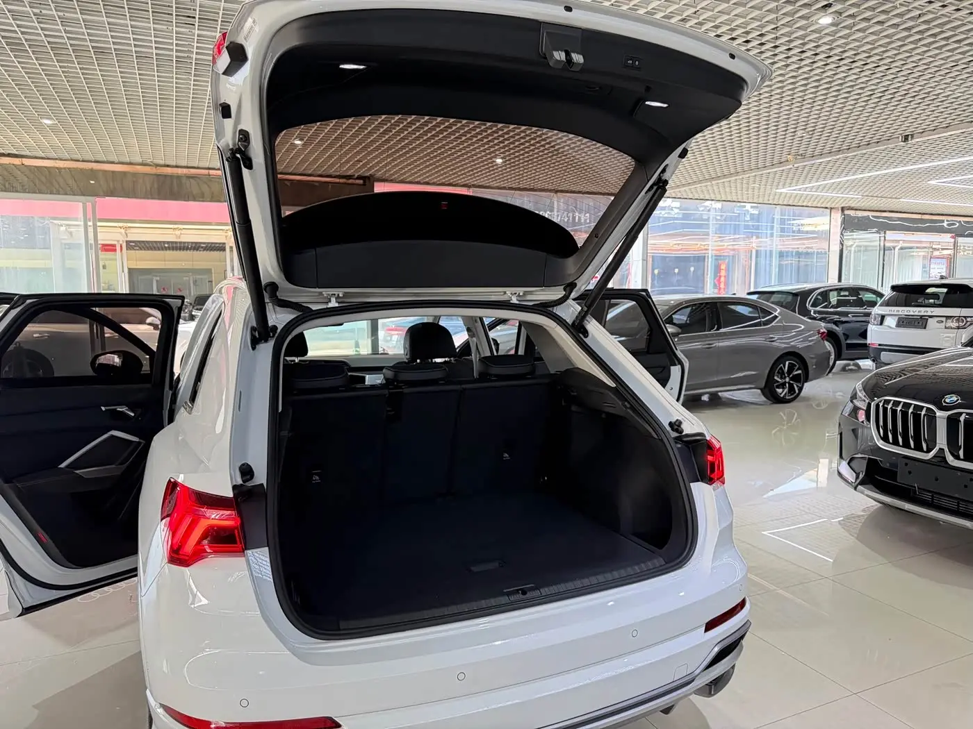 Audi Q3 2022 — Фото 17/18
