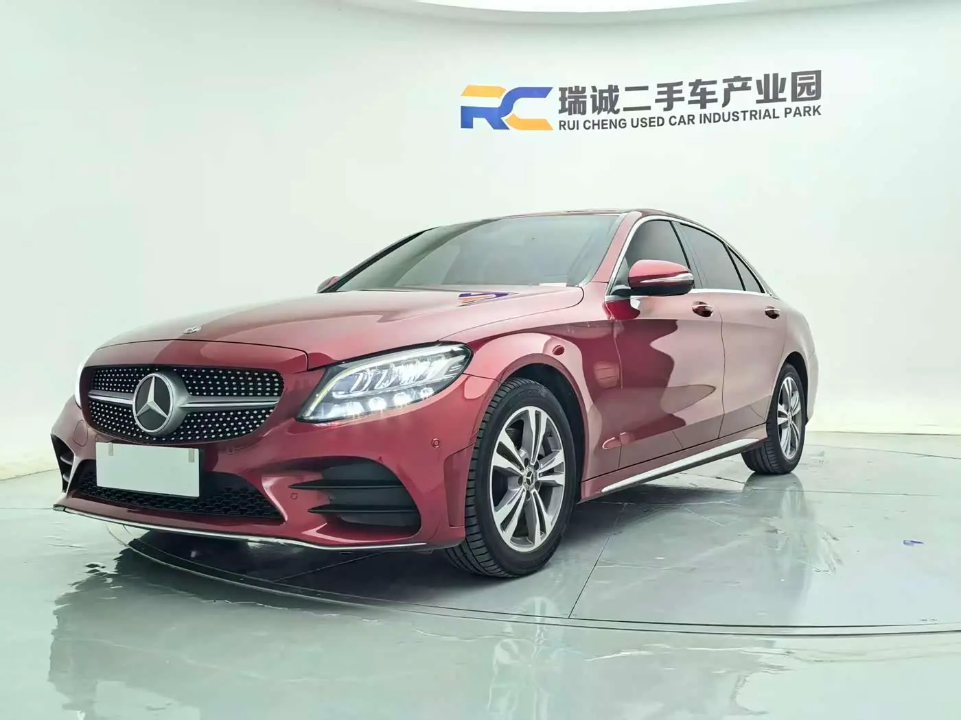 Mercedes-Benz C-Class 2020 — Photo 1/14