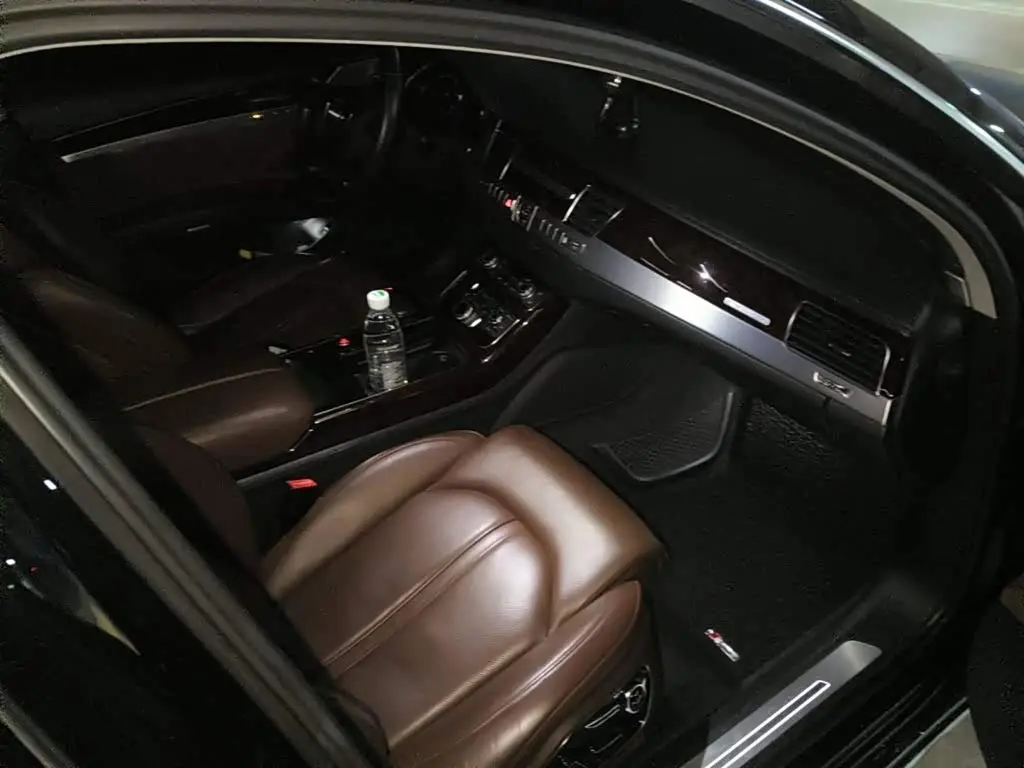 Audi A8 2013 — ფოტო 13/13
