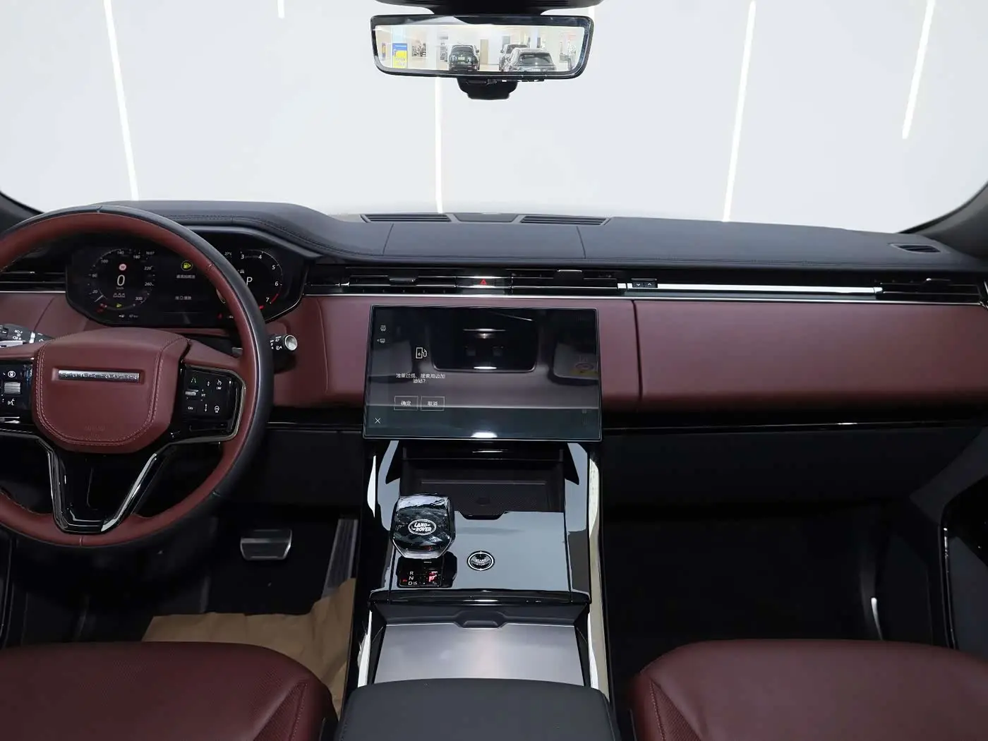 Land Rover Range Rover Sport 2024 — Photo 10/15