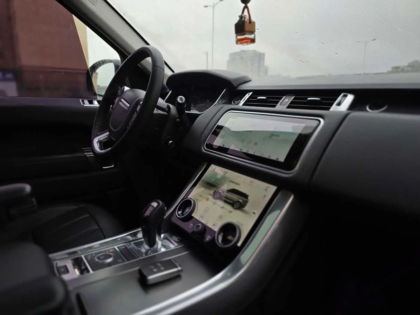 Land Rover Range Rover Sport 2019 — Photo 11/16