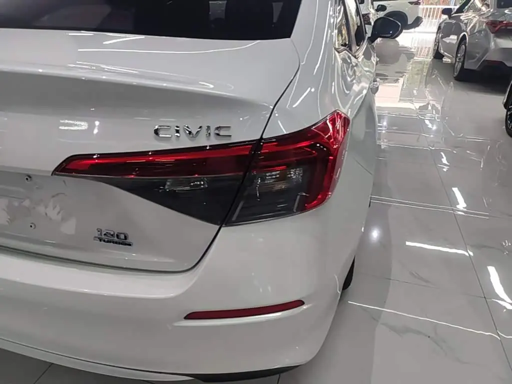 Honda Civic 2024 — Şəkil 8/20