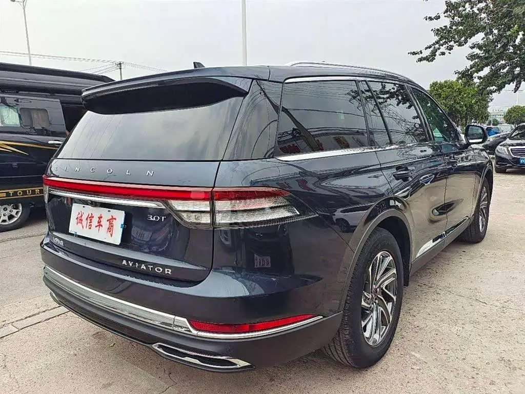 Lincoln Aviator 2023 — Фото 16/18