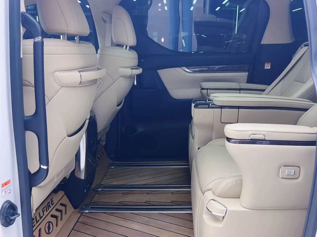 Toyota Vellfire 2022 — ფოტო 7/20
