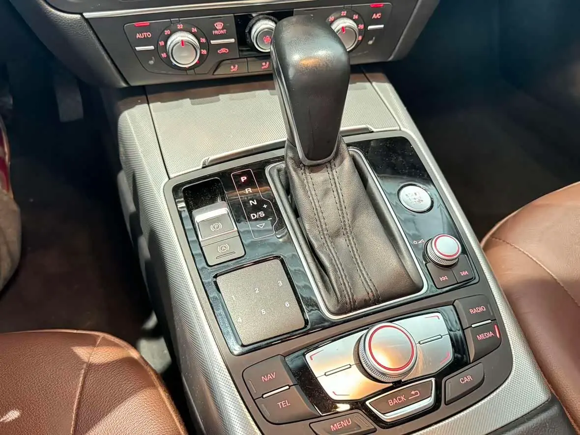 Audi A6L 2018 — Фото 11/15