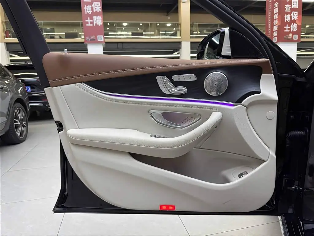 Mercedes-Benz E-Class 2023 — Фото 15/15