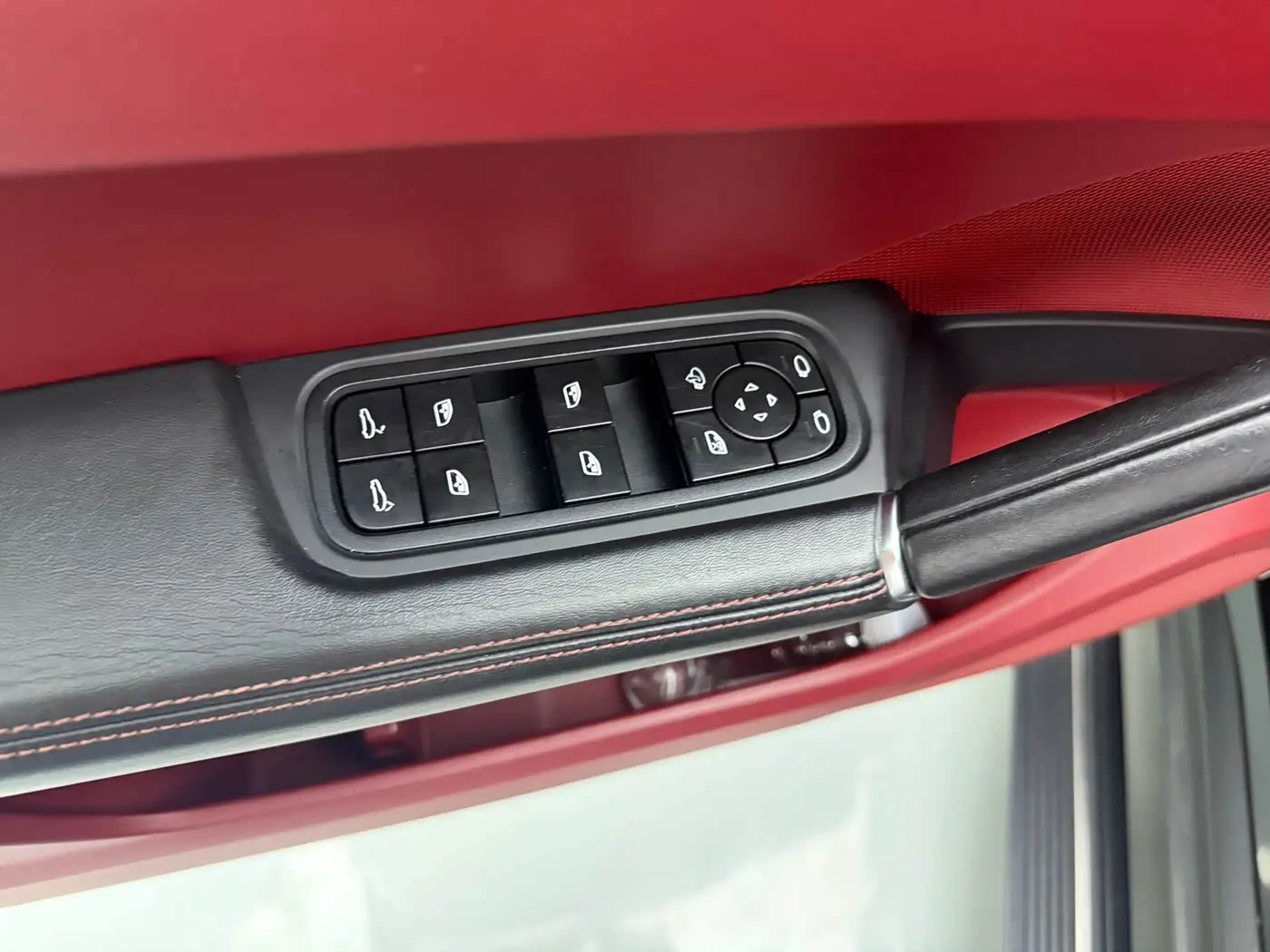 Porsche Cayenne 2022 — Photo 7/20
