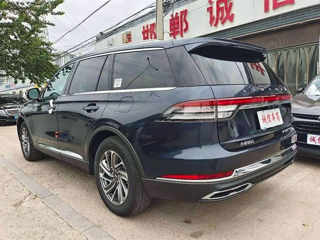 Lincoln Aviator 2023 — Фото 18/18