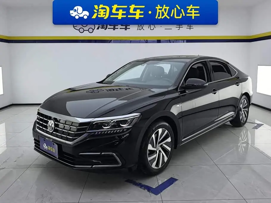Volkswagen Passat New Energy 2020 — Photo 1/16
