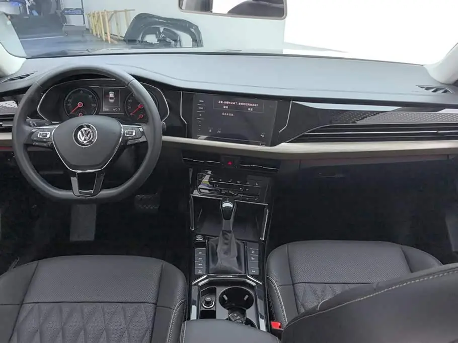 Volkswagen Passat New Energy 2020 — Photo 12/16