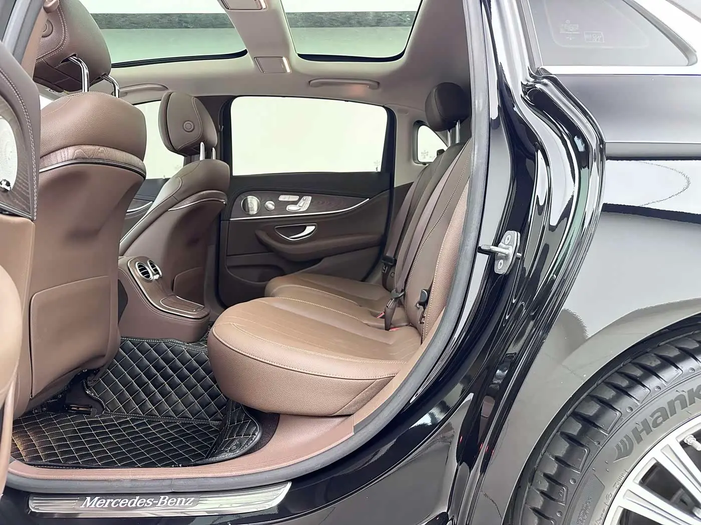 Mercedes-Benz E-Class 2022 — Фото 15/17