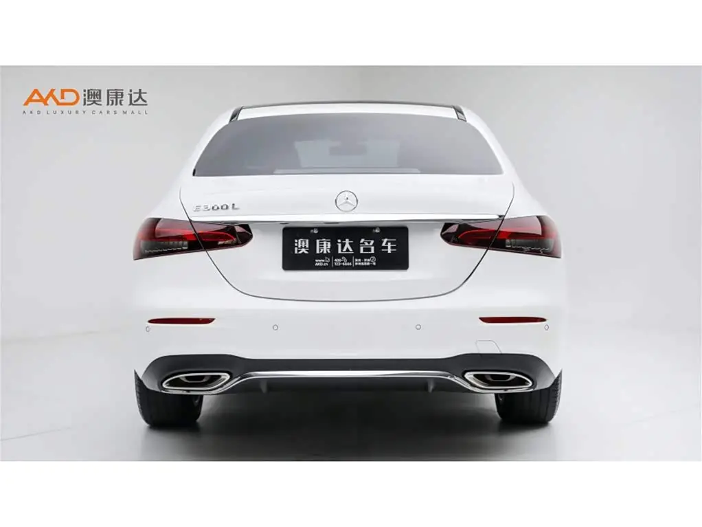 Mercedes-Benz E-Class 2022 — Photo 4/10