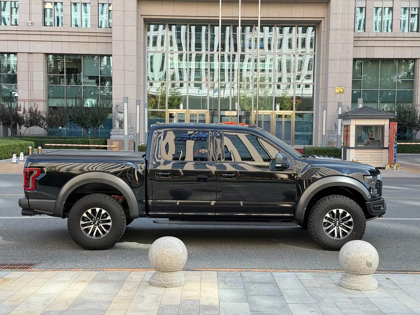 Ford F-150 Raptor 2021 — Photo 17/20