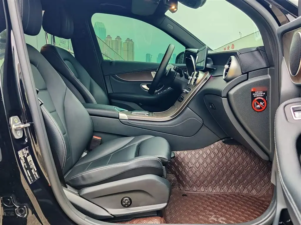 Mercedes-Benz GLC 2020 — Photo 4/20