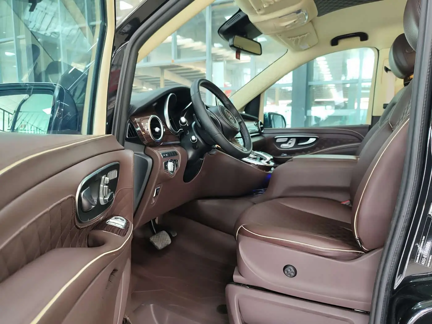 Mercedes-Benz V-Class 2018 — Фото 4/20