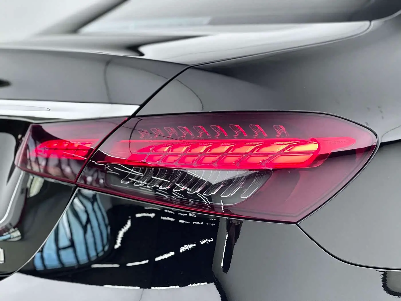 Mercedes-Benz E-Class 2022 — Фото 7/17