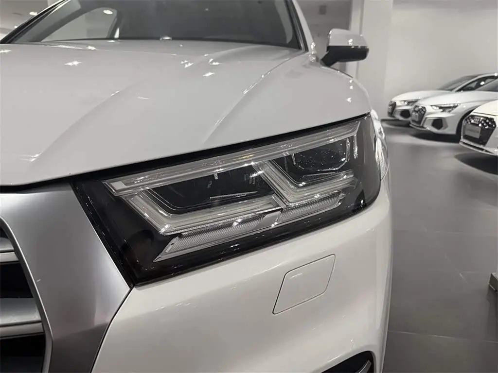 Audi Q5L 2019 — Фото 12/14