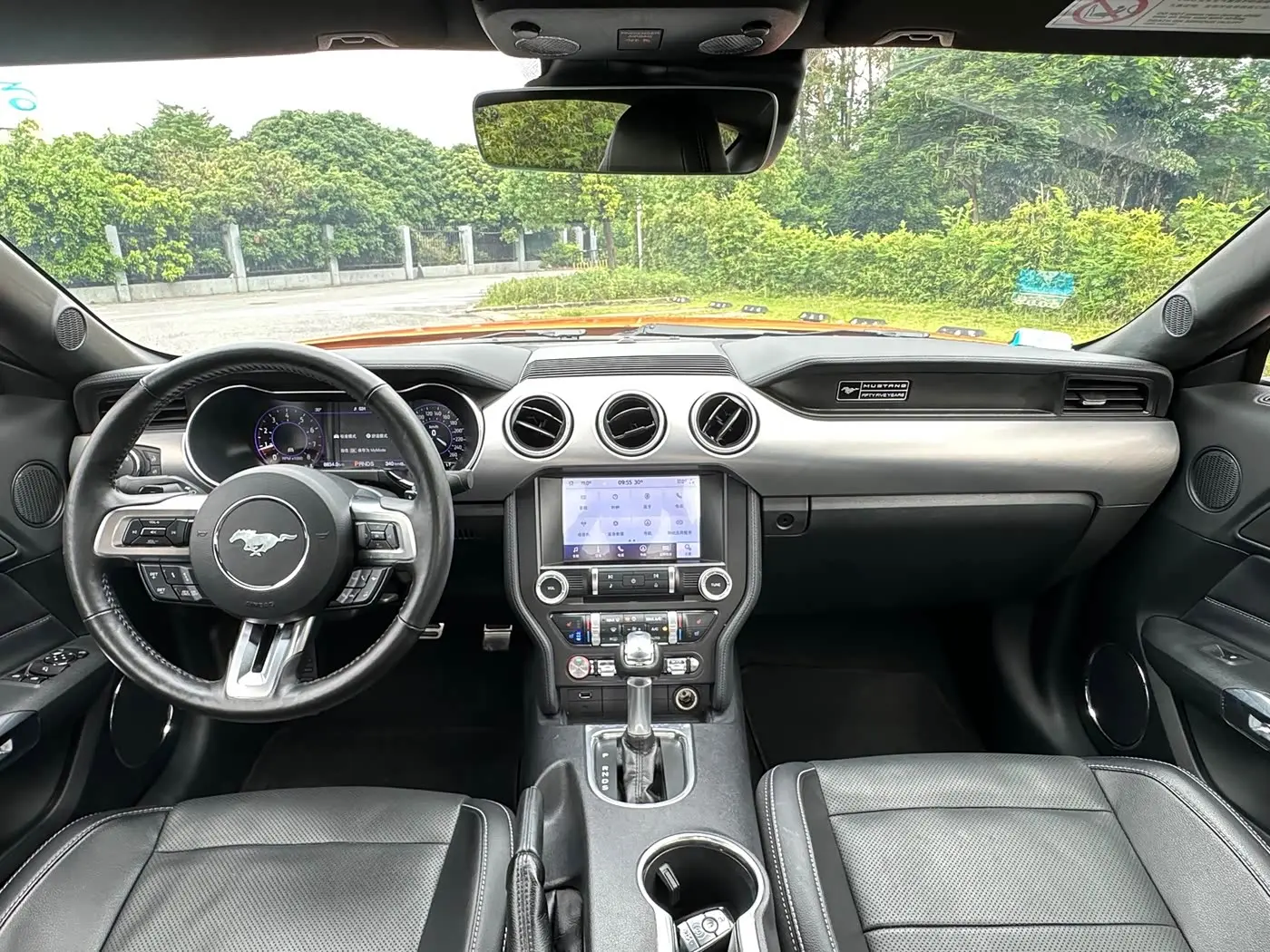 Ford Mustang 2021 — Photo 9/18