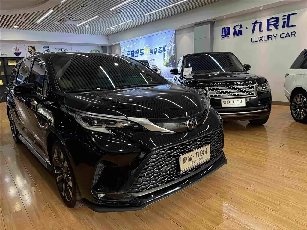 Toyota Granvia 2024 — Photo 1/18