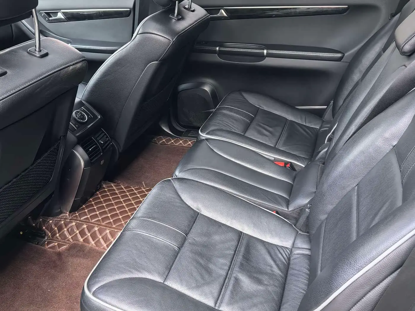 Mercedes-Benz R-Class 2017 — Photo 9/12