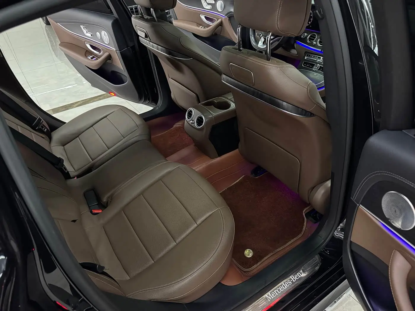 Mercedes-Benz E-Class 2020 — Фото 16/20
