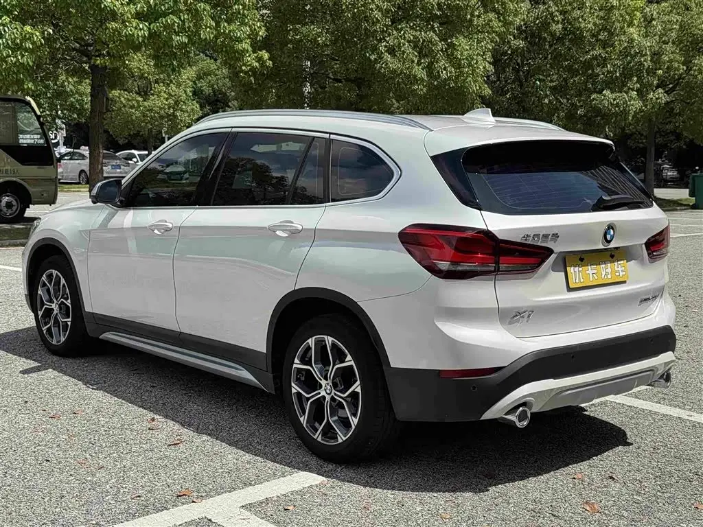 BMW X1 2022 — Photo 7/20