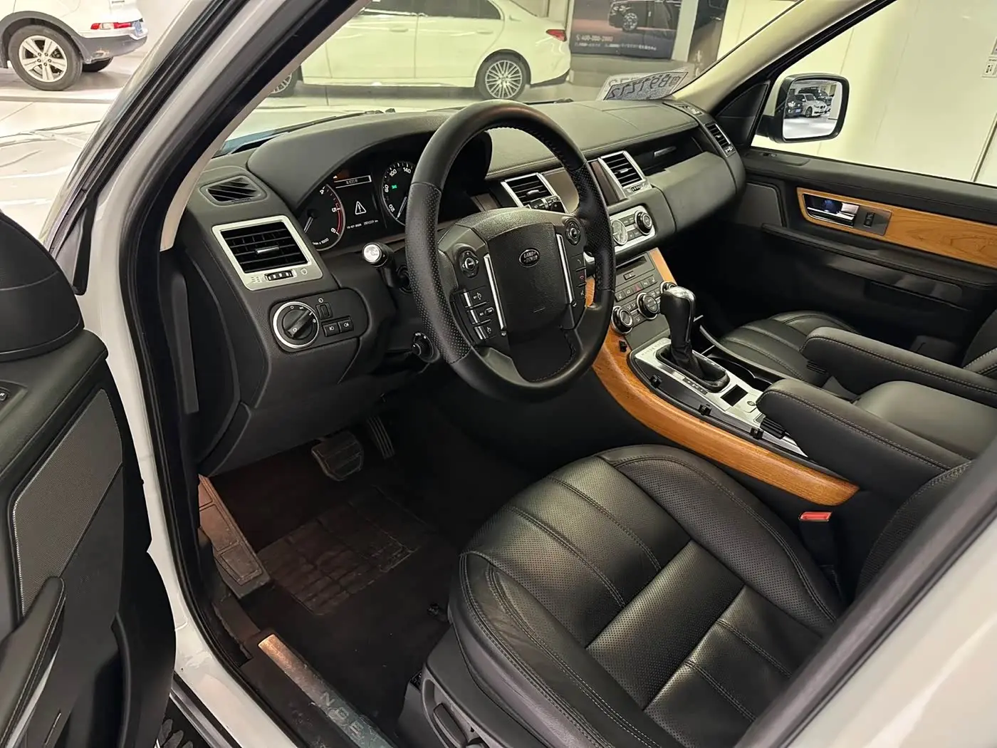 Land Rover Range Rover Sport 2012 — Фото 9/17
