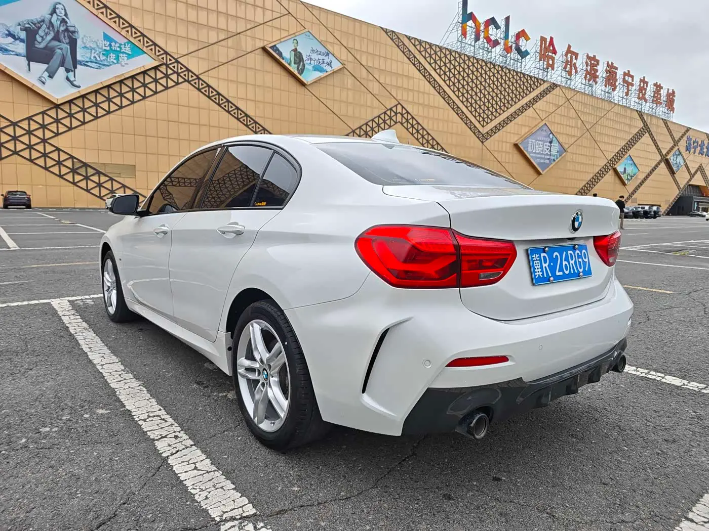BMW 1 Series 2022 — Фото 6/20