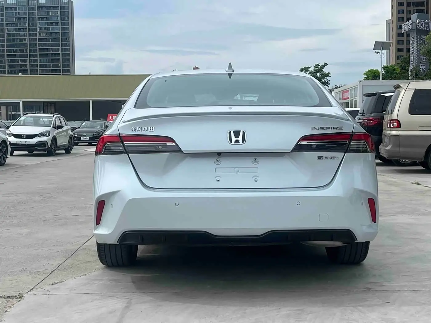 Honda Inspire Hybrid 2026 — Photo 4/14