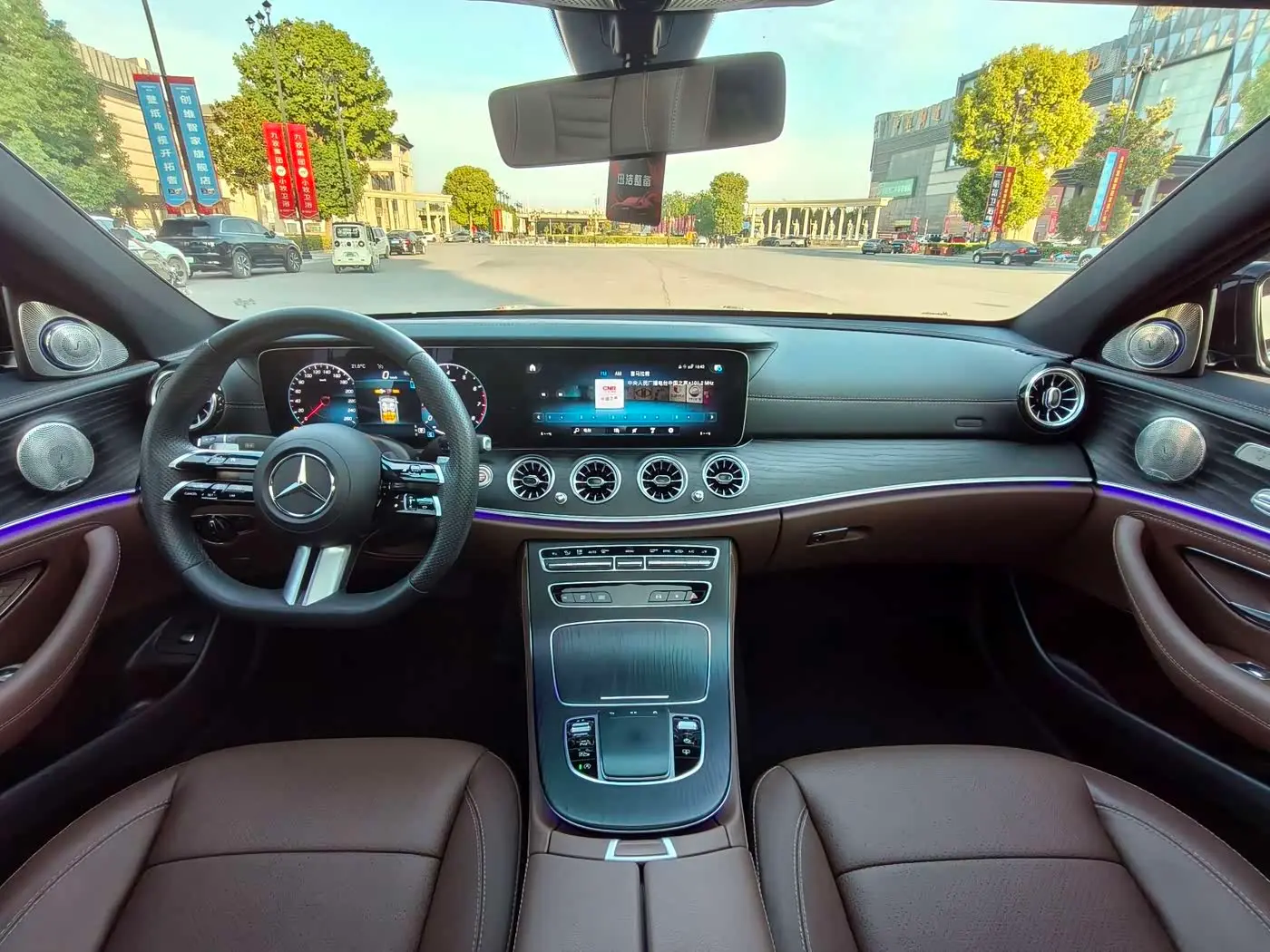 Mercedes-Benz E-Class 2023 — Фото 12/17