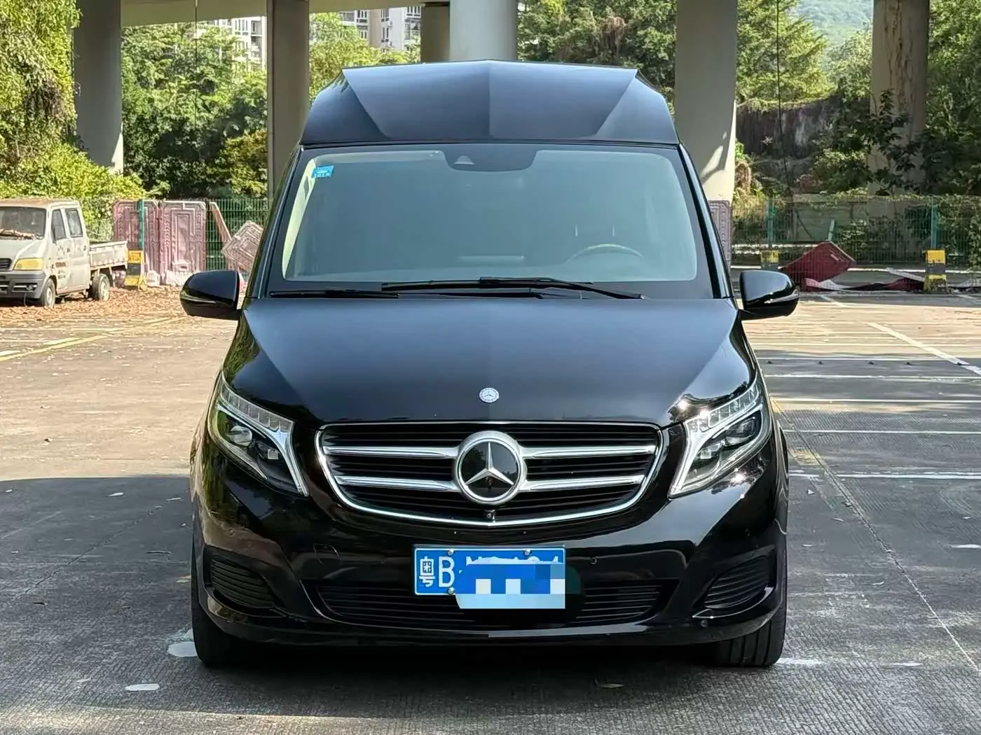 Mercedes-Benz V-Class 2017 — Фото 2/10