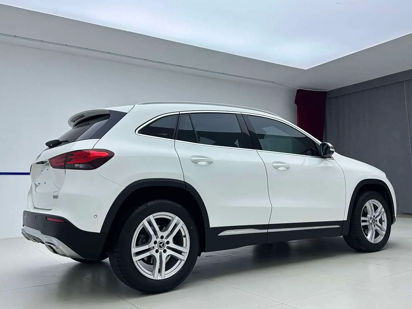 Mercedes-Benz GLA 2022 — Фото 6/20