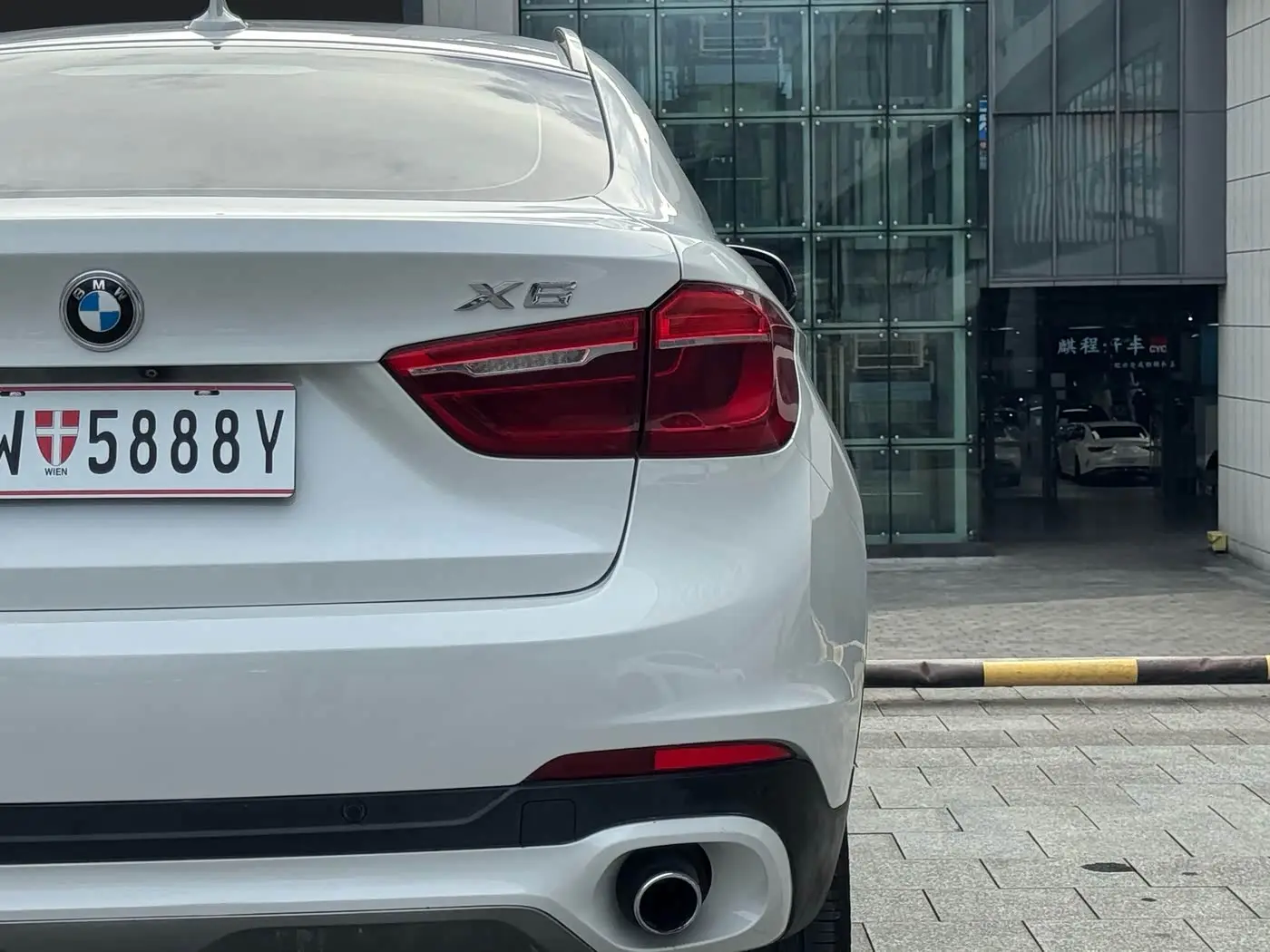 BMW X6 2015 — Фото 15/19