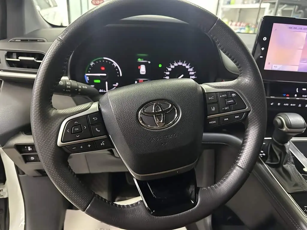 Toyota Sienna 2025 — Photo 8/20