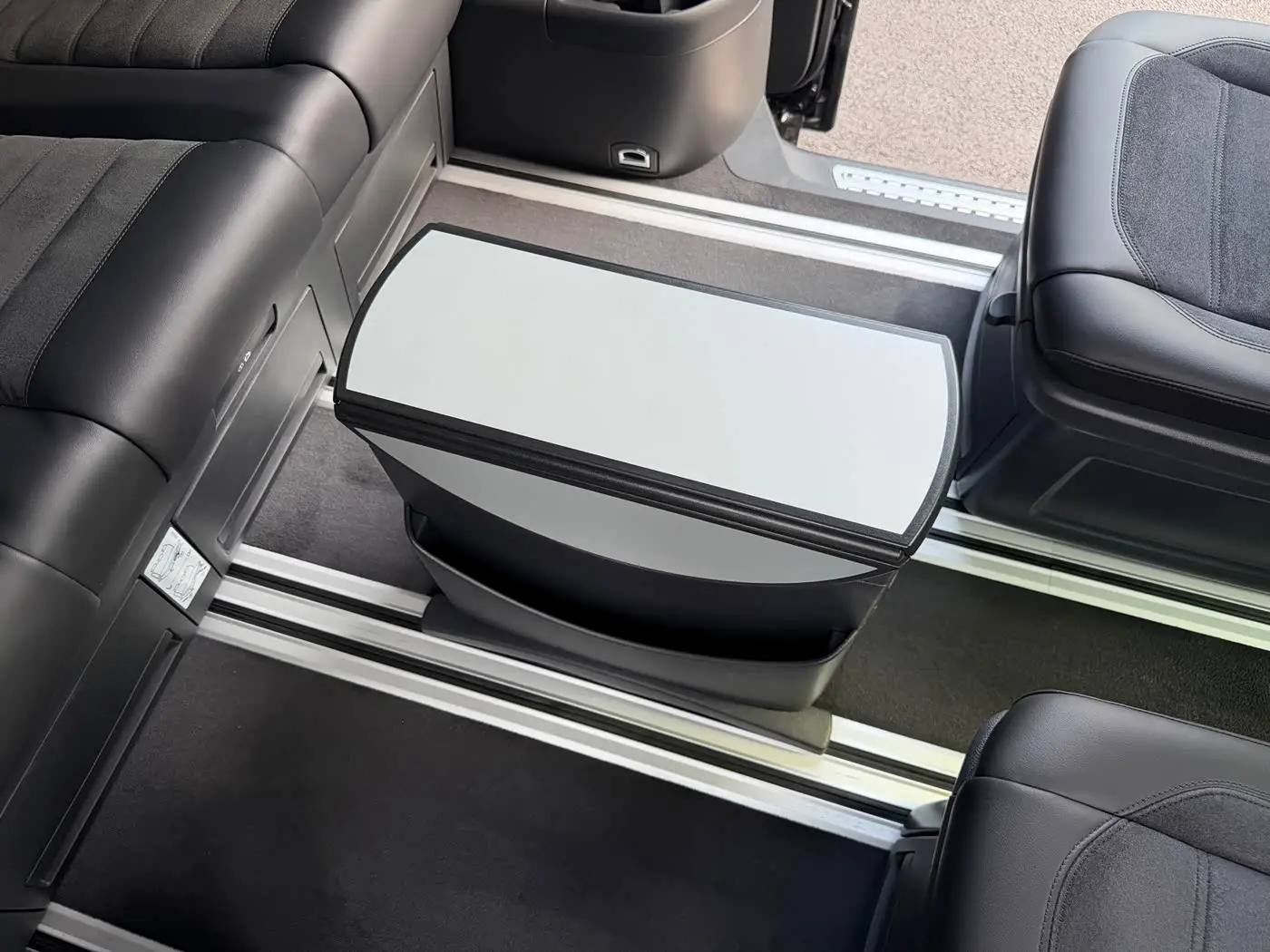 Volkswagen Multivan 2017 — ფოტო 16/20