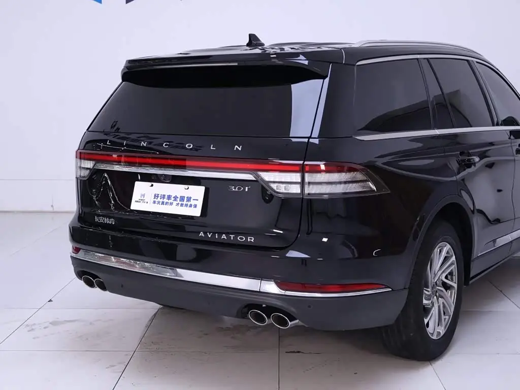 Lincoln Aviator 2022 — Photo 8/20