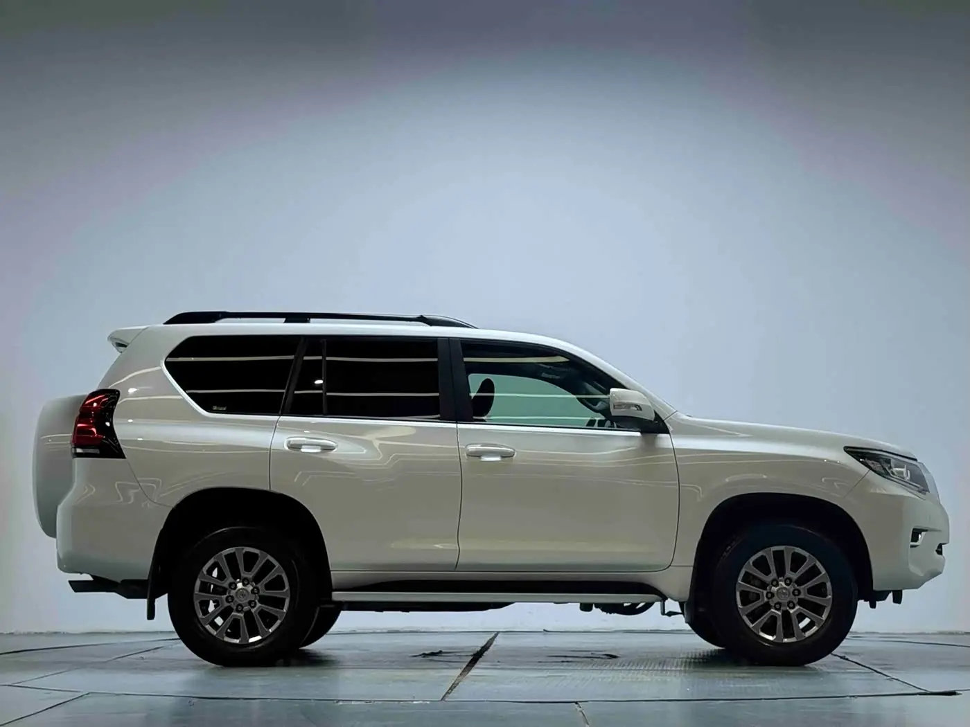 Toyota Prado 2018 — Photo 16/20